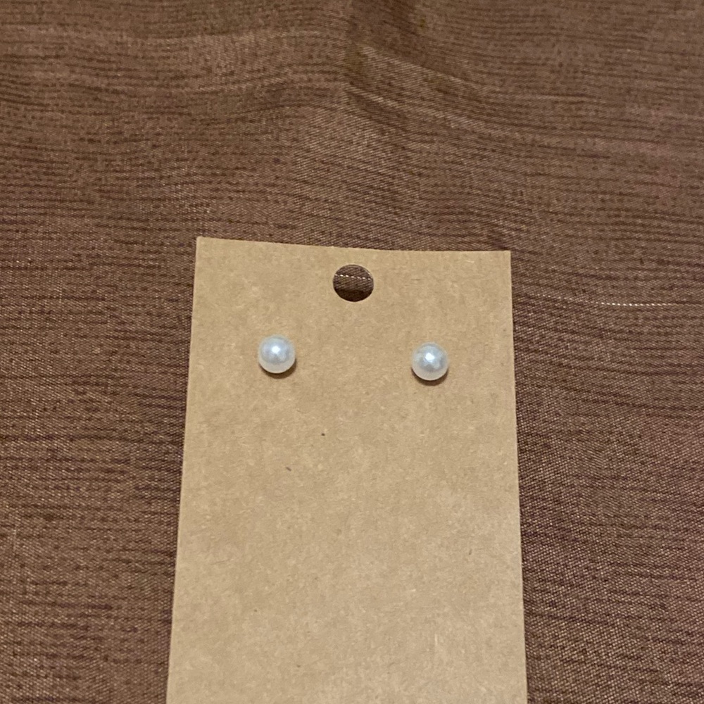 🔴 Pearl Earrings